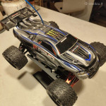 Traxxas E-revo 1/16 nuotrauka 1