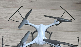 Dronas X8300 Unbeatable veikiantis