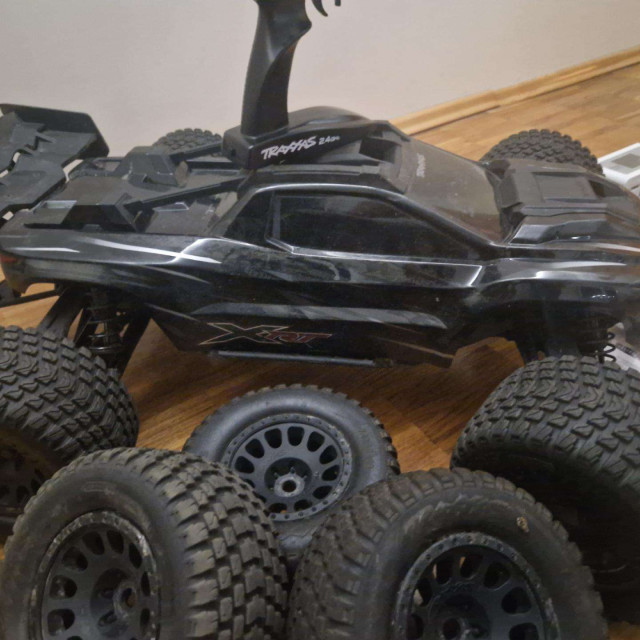 Parduodu traxxas xrt