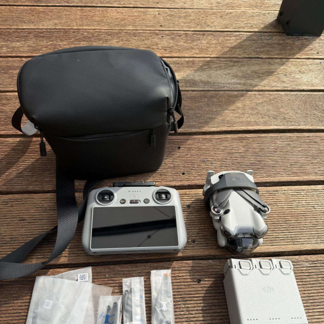 Dji Mini 4 Pro Fly More Combo RC 2 + Dji Care