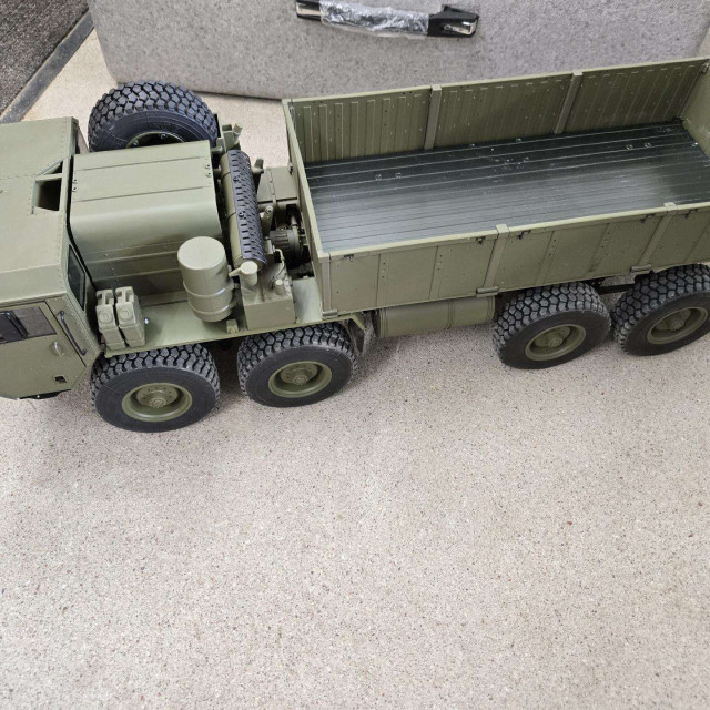 Hg p801 8x8 RC scale crawler truck modelis