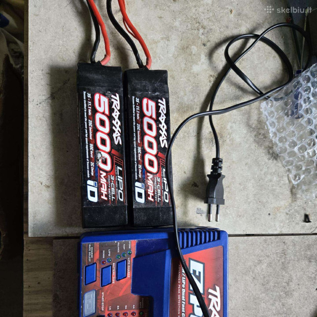 Traxxas 3s lipo ir pakrovejas