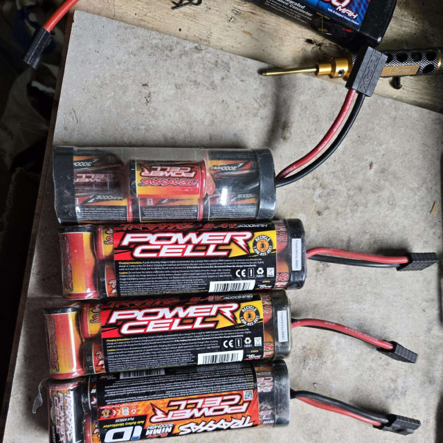 Traxxas nimh akumuliatoriai