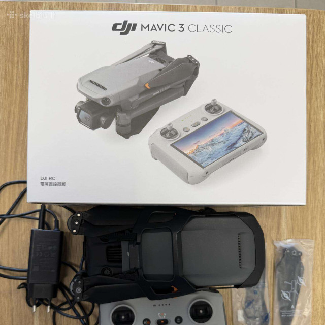 Dji Mavic 3 Classic + Dji RC (su ekranu)