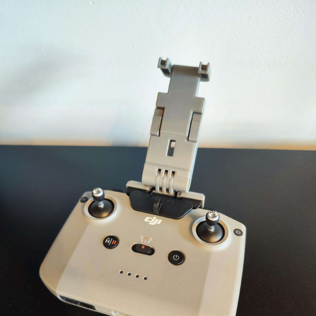 Dji N3 pultas su planšetės laikikliu