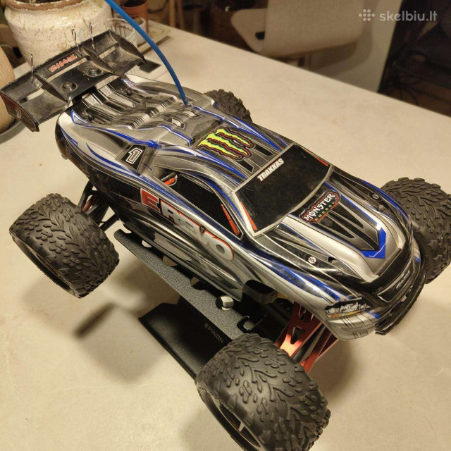 Traxxas E-revo 1/16