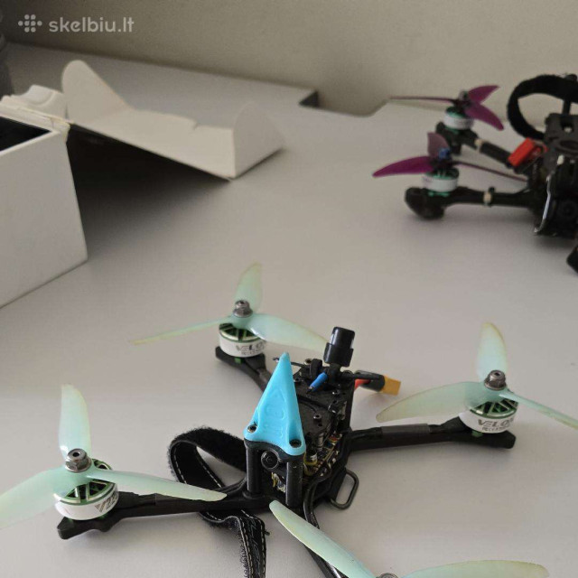 Dronai