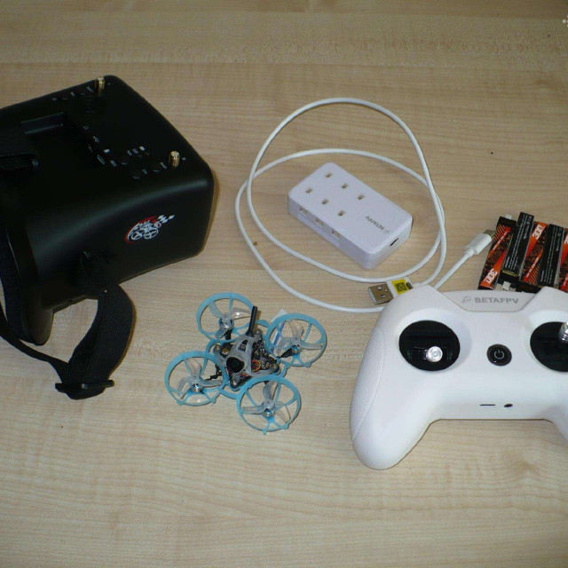 Whoop dronas Air65 su priedais