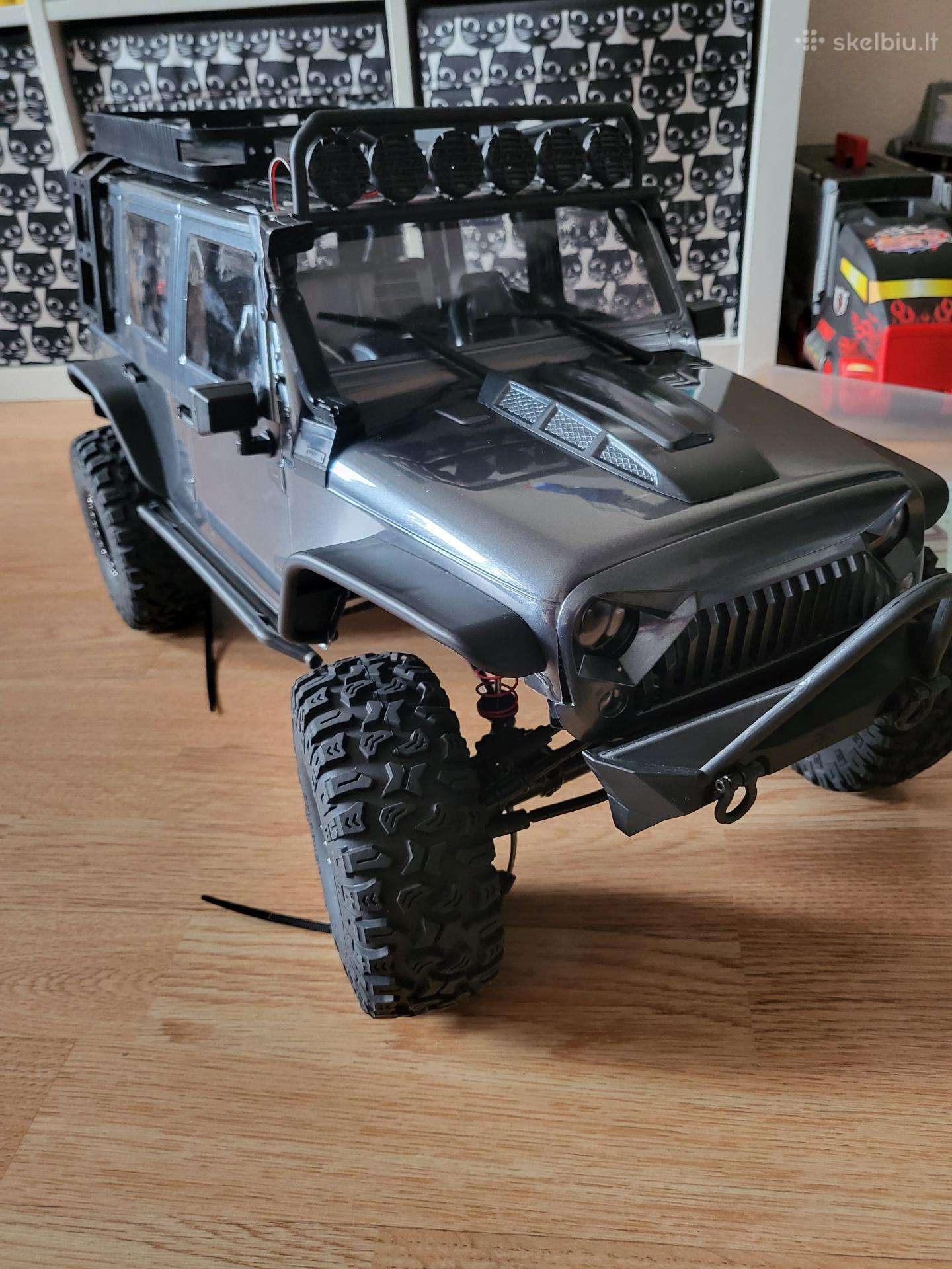 1/8 RC crawler modelis