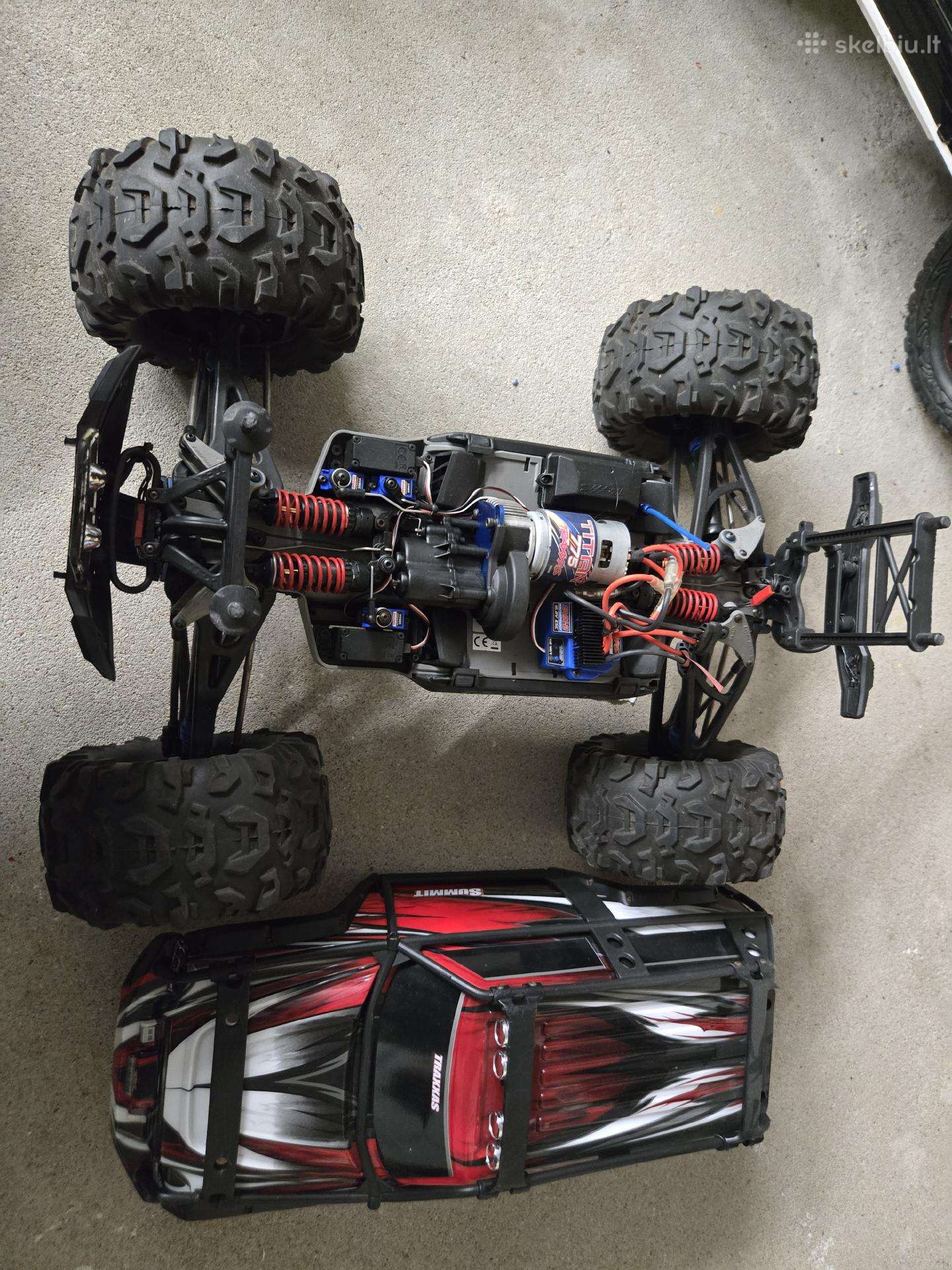 Traxxas summit 1/8 RC modelis