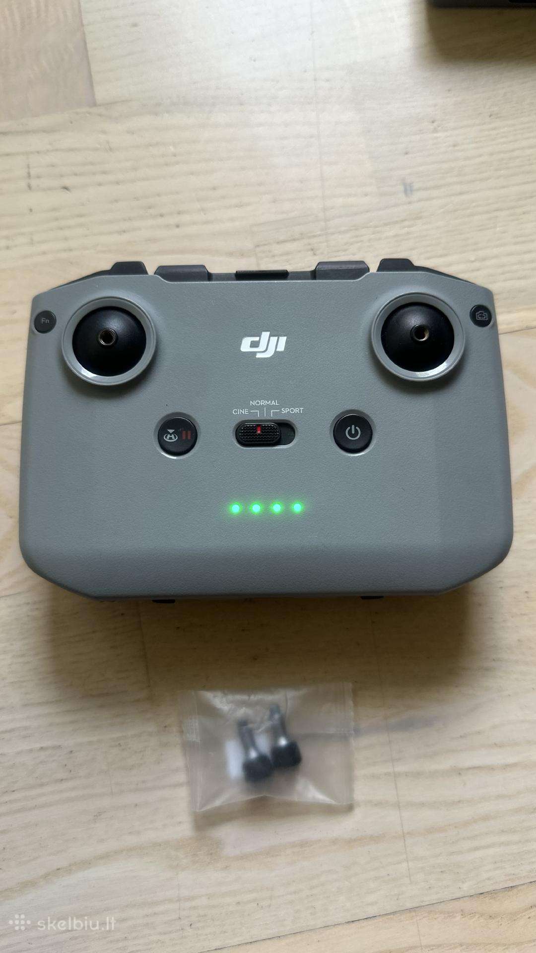 Dji mini 2 pultas, dronas skendes dalims
