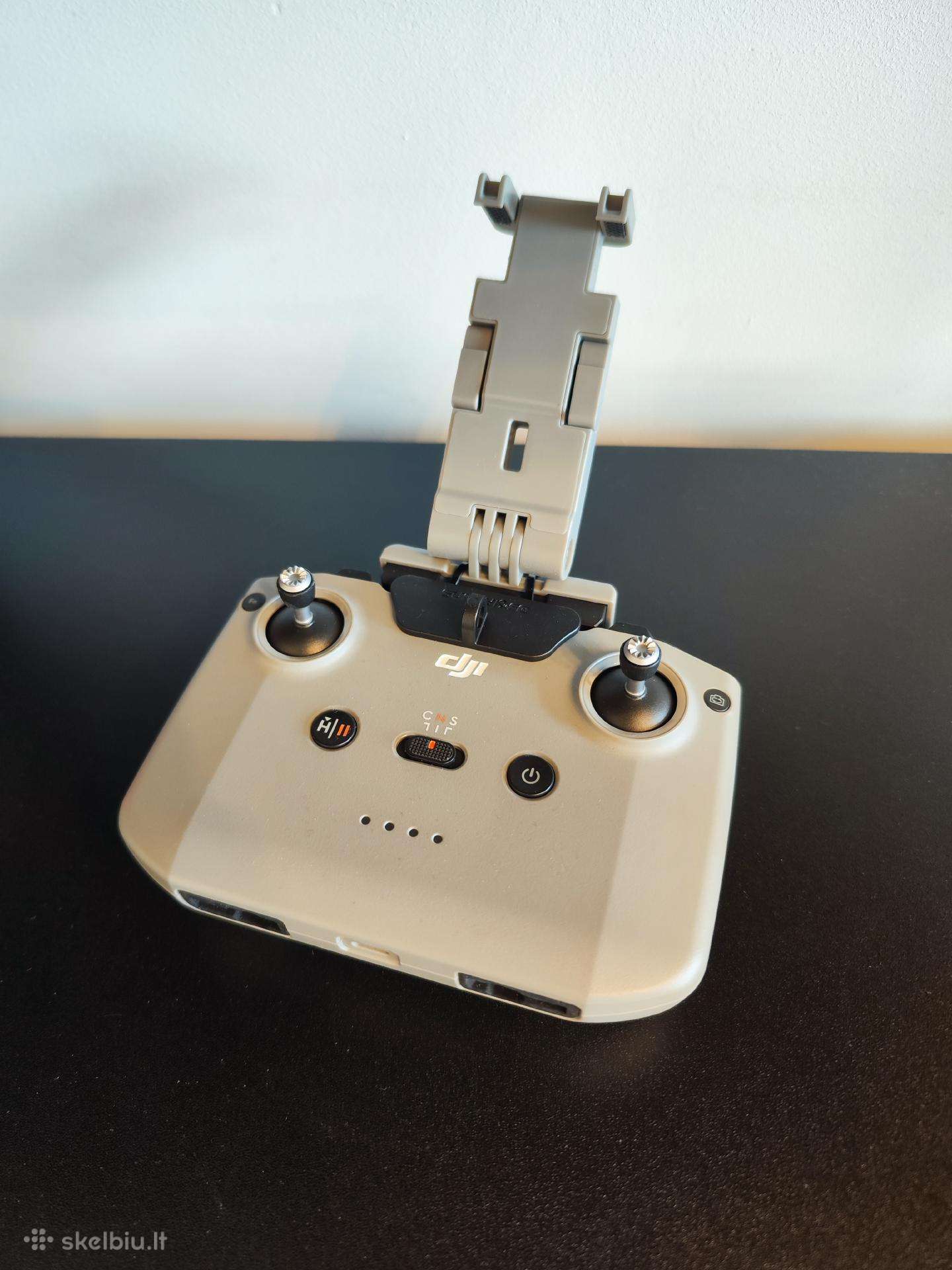 Dji N3 pultas su planšetės laikikliu